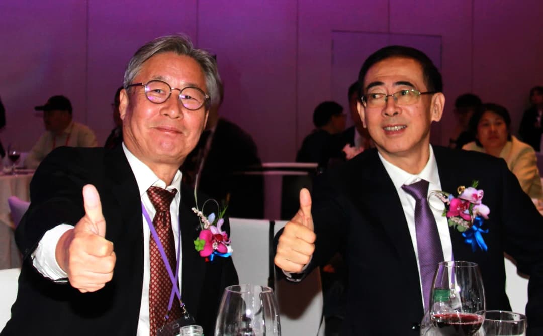 양국 관광산업 발전을 다짐하는 한중 대표단 기념촬영